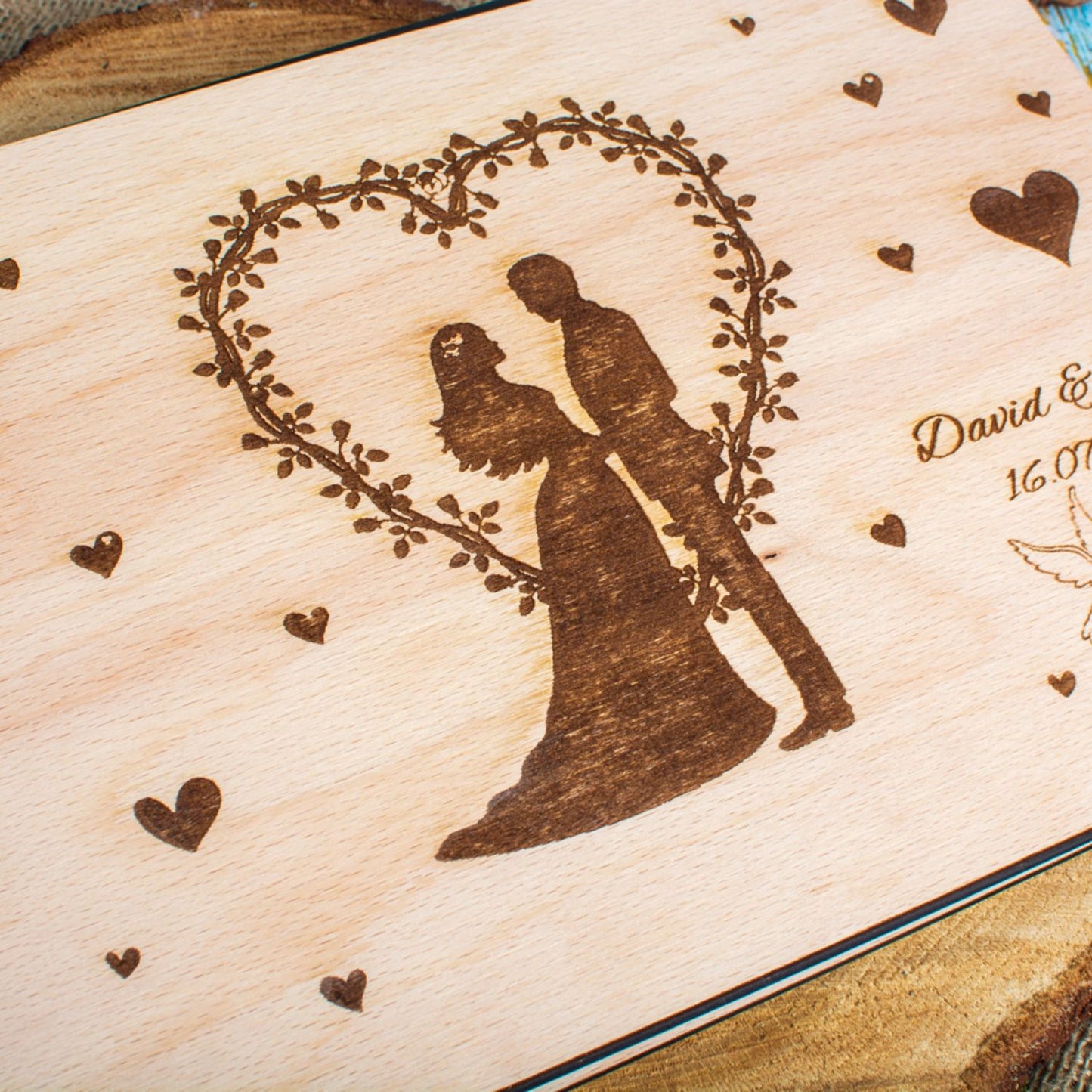 Album Foto GuestBook Nunta HH1590 Personalizat din lemn Inimi Mire si Mireasa 30 x 21