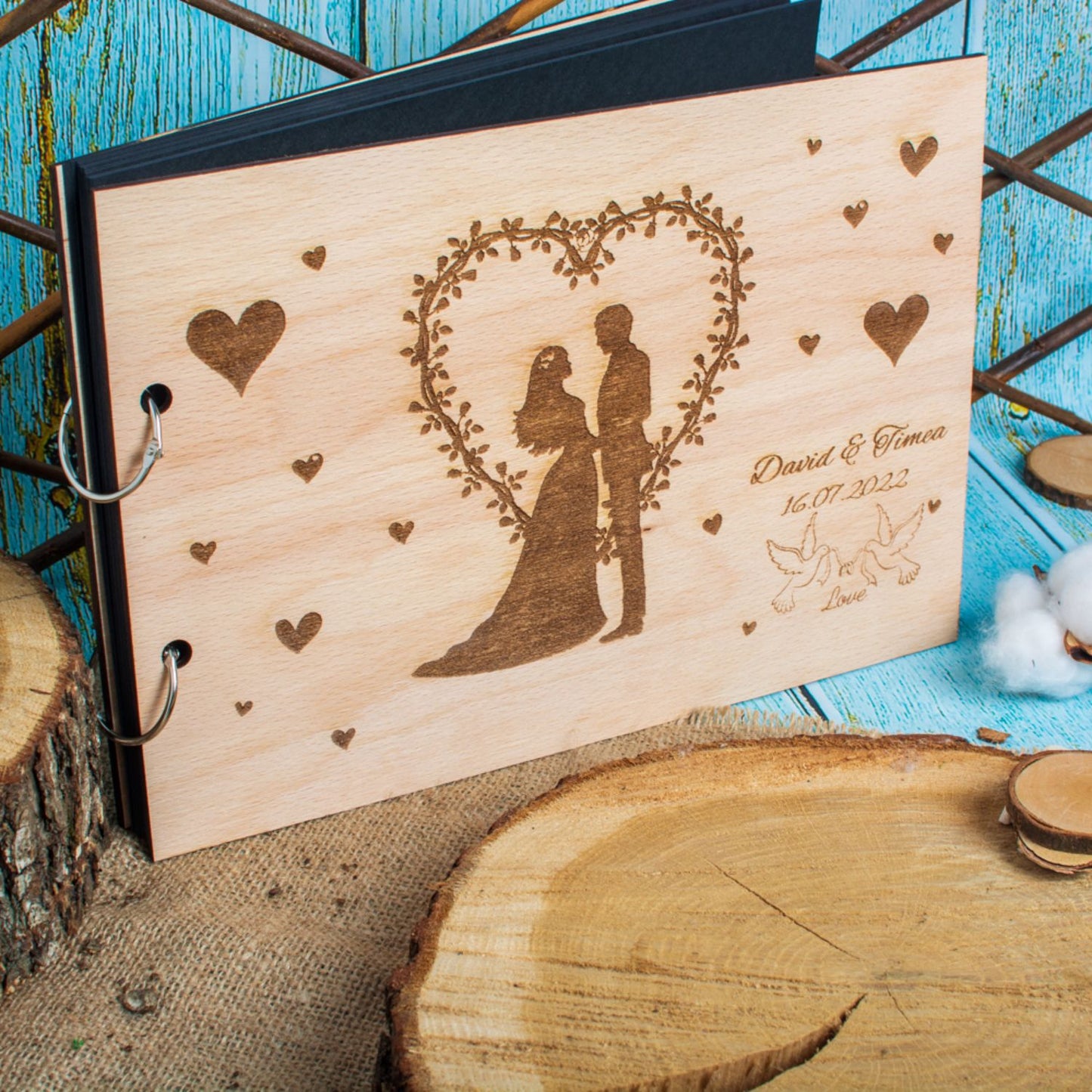 Album Foto GuestBook Nunta HH1590 Personalizat din lemn Inimi Mire si Mireasa 30 x 21