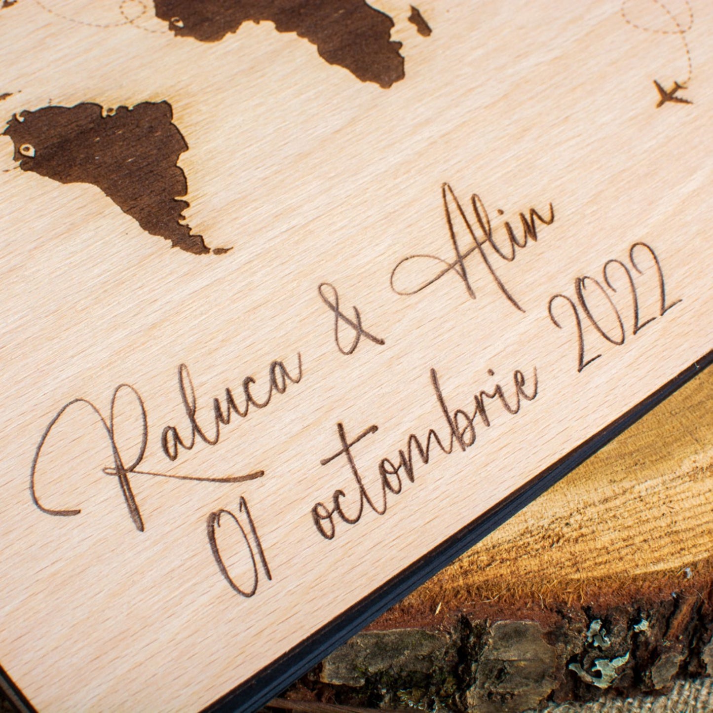 Album Foto GuestBook Nunta HH1610 Personalizat din lemn Inconjurul lumii Traseu Avioane 30 x 21 cm