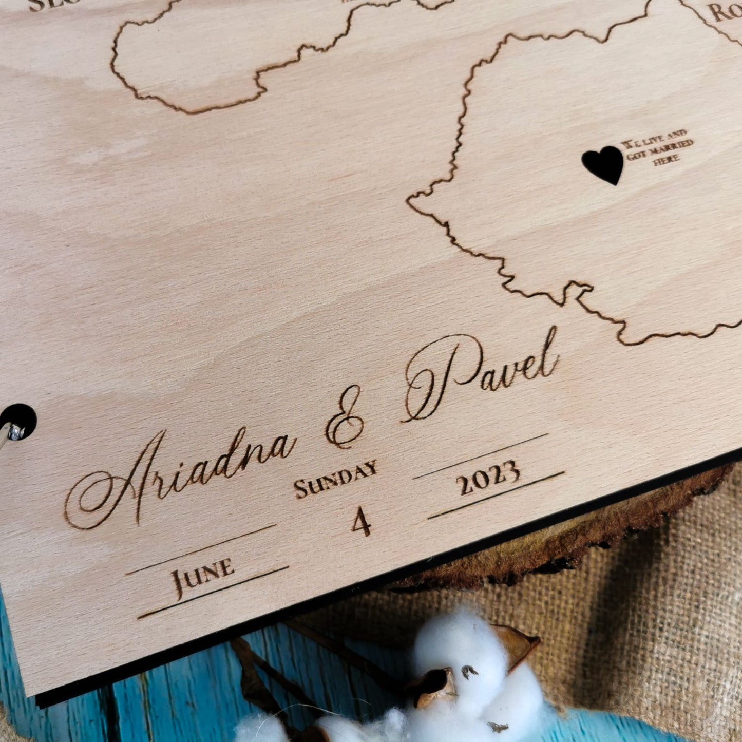 Album Foto GuestBook Nunta HH1644 Personalizat din lemn Locul Nasterii 30 x 21 cm