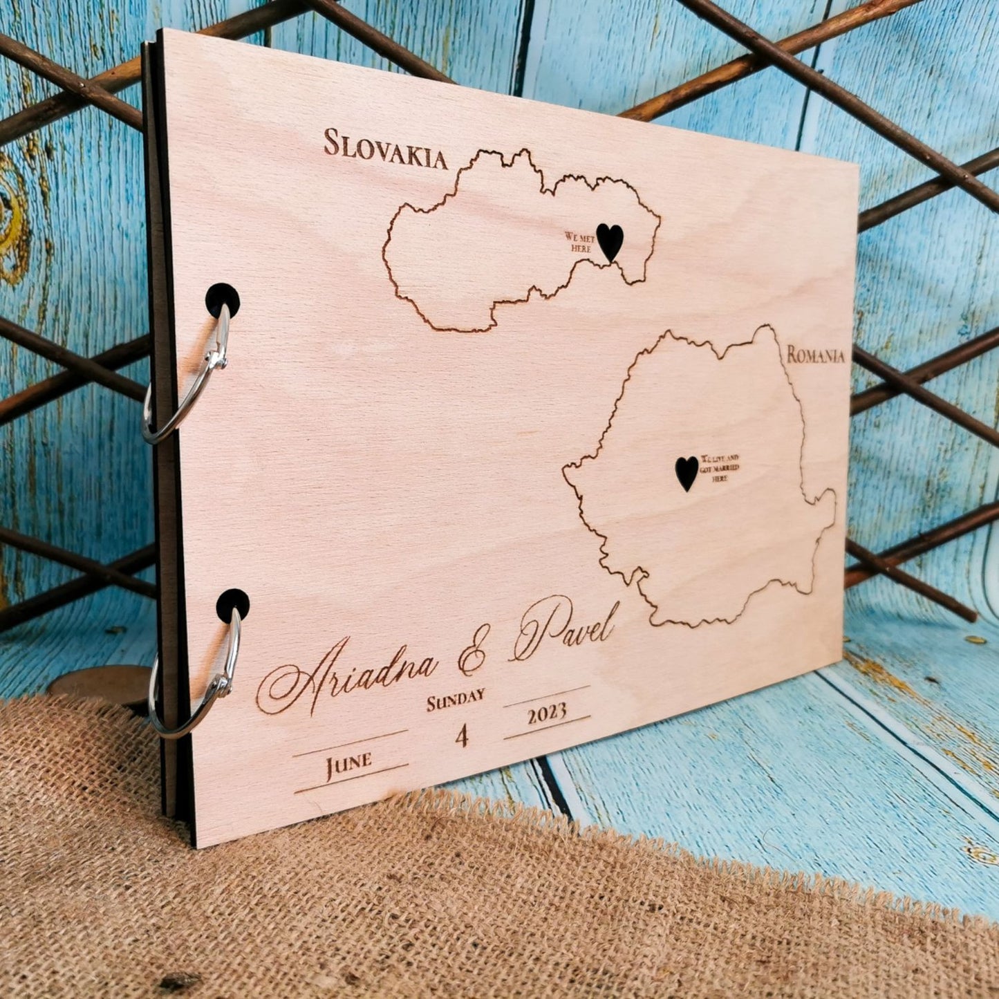 Album Foto GuestBook Nunta HH1644 Personalizat din lemn Locul Nasterii 30 x 21 cm