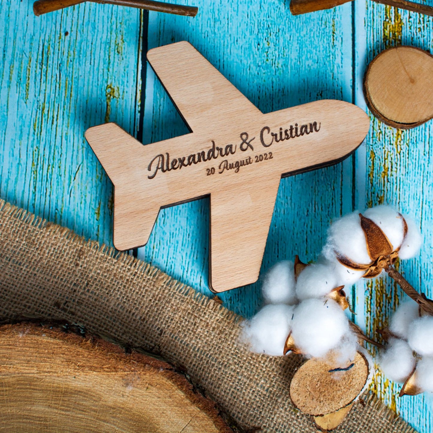 Cutie de Bijuterii Verighete Personalizata HH1595 din Lemn Avion 15x15 cm