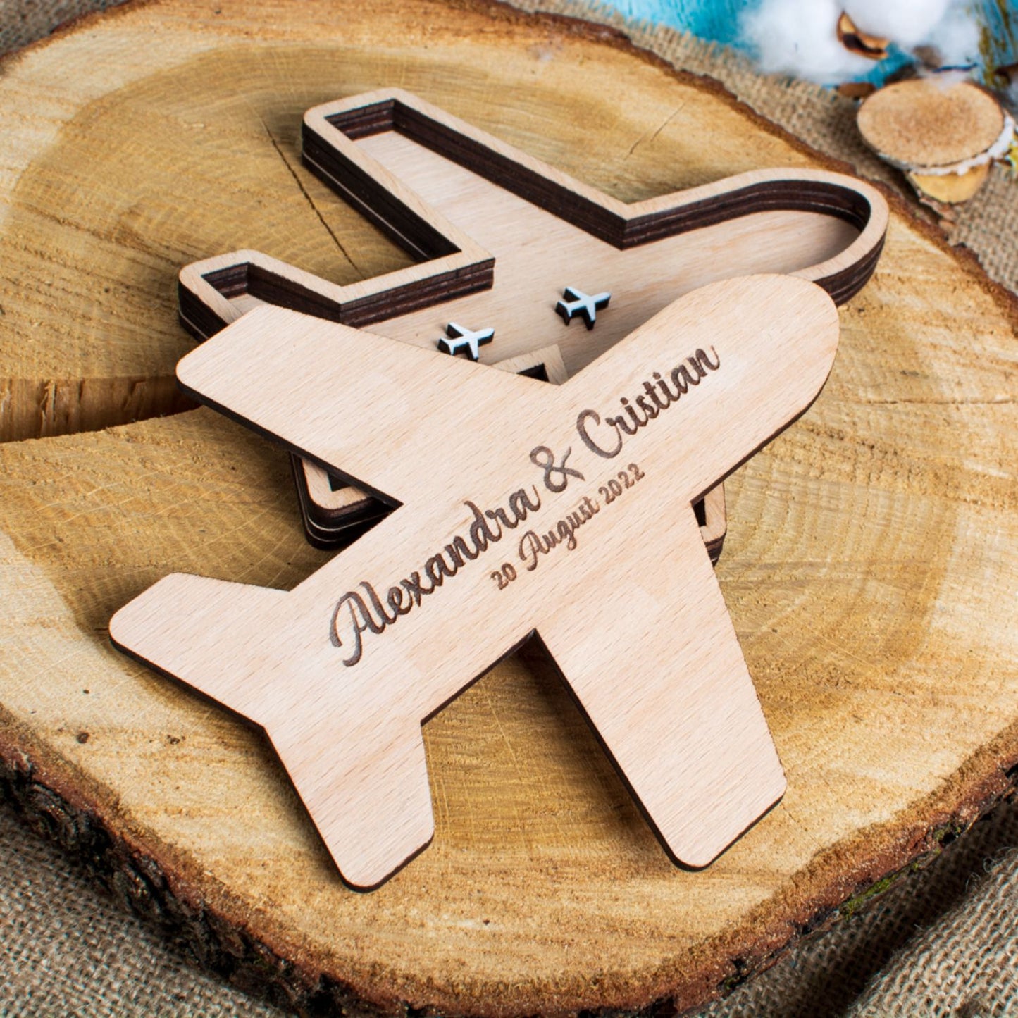 Cutie de Bijuterii Verighete Personalizata HH1595 din Lemn Avion 15x15 cm