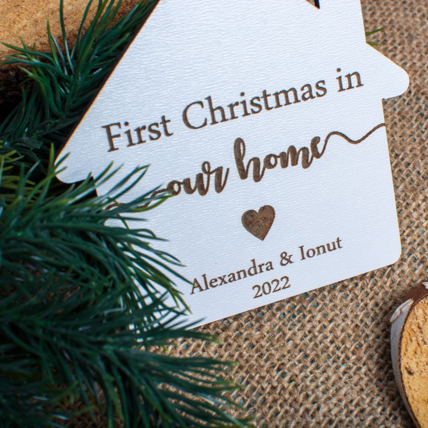 Glob de Craciun cu Nume Personalizat HH1627 din Lemn Model First Christmas Home