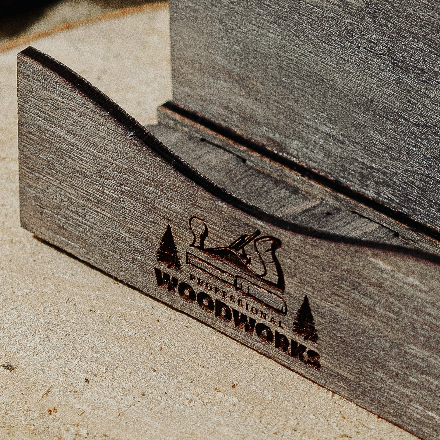 Suport Carte de Vizita din lemn HH953 Personalizat 10x7.5x2.5 cm