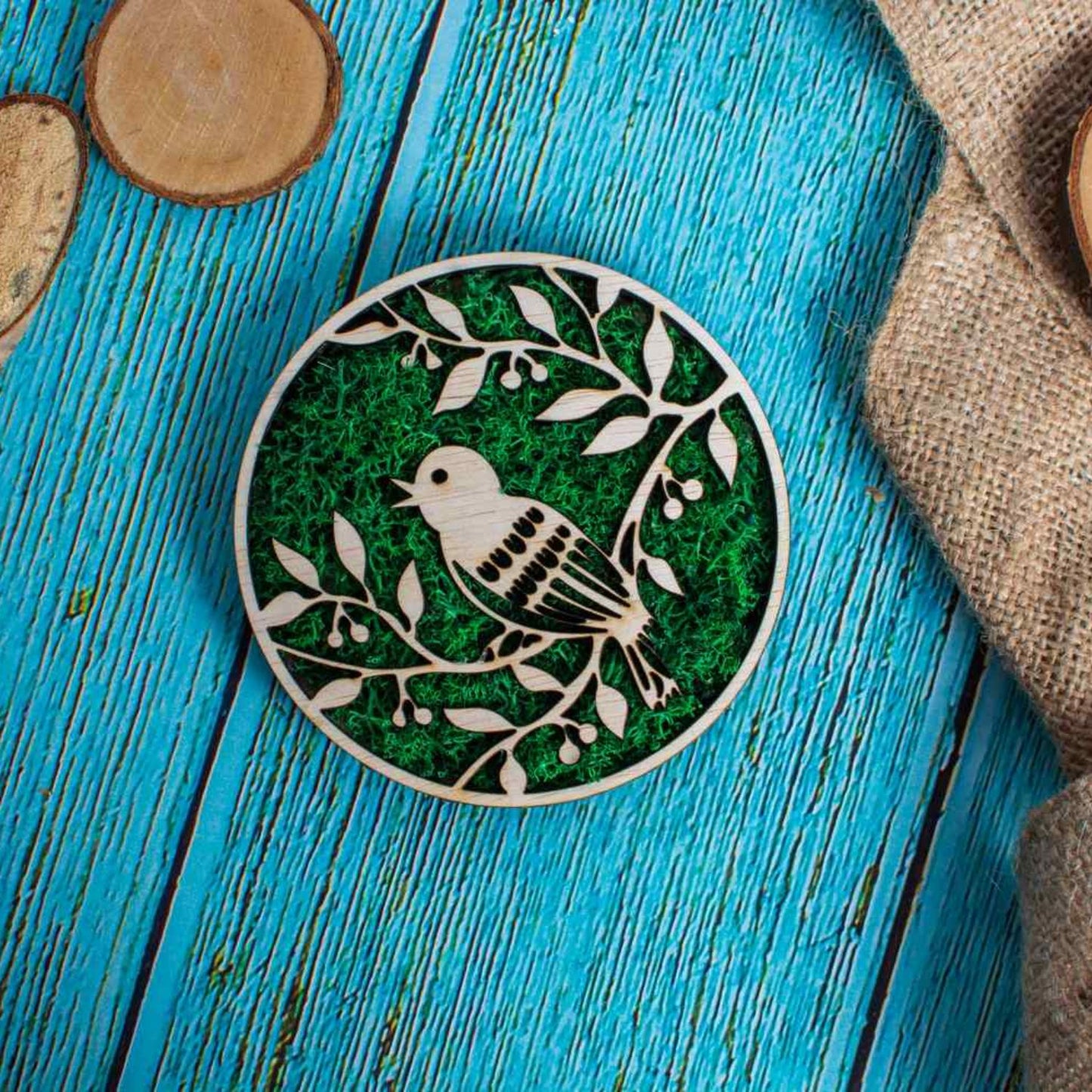 Decor Vrabiuta HH1535 din lemn Personalizat cu Licheni