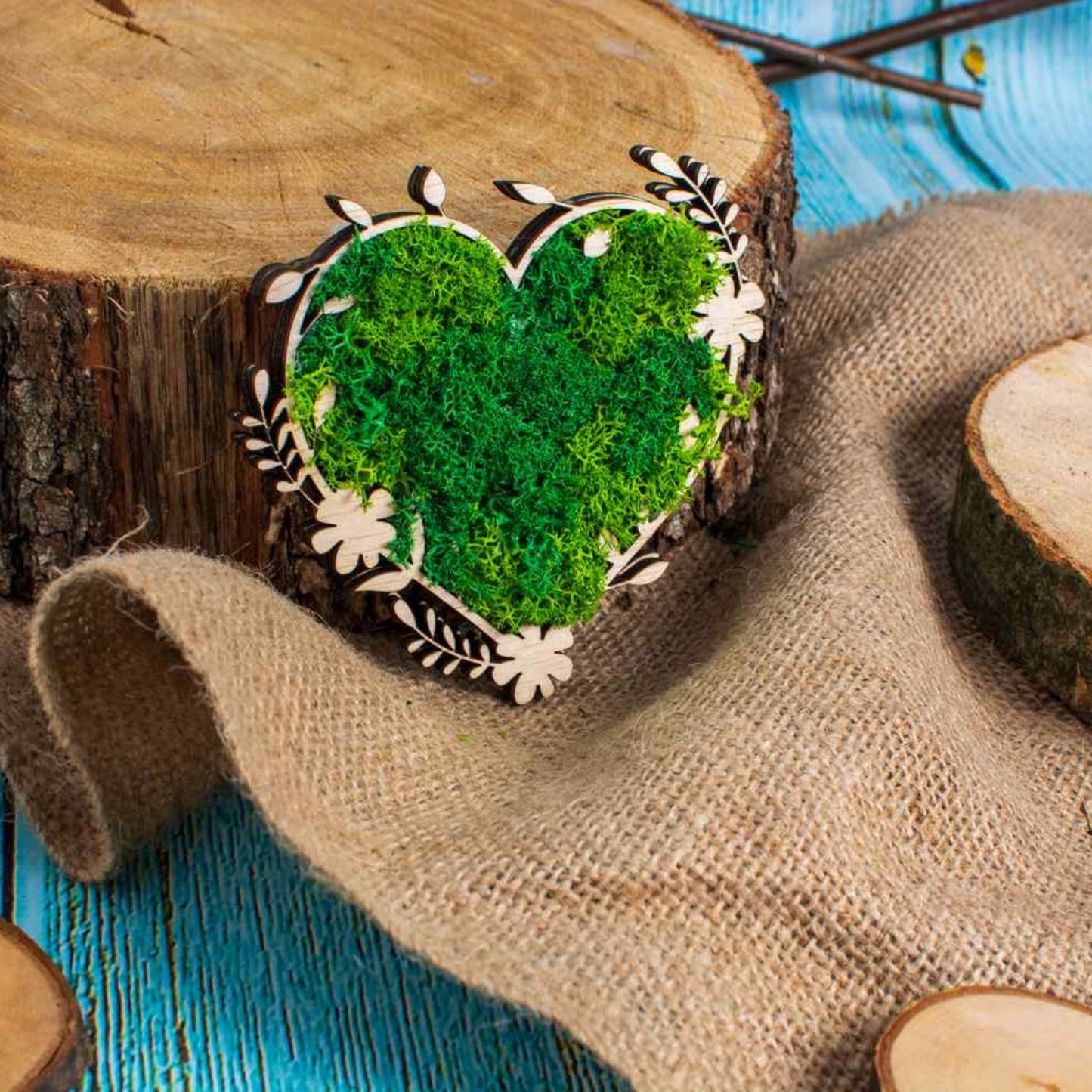 Decor Inima cu Flori HH1543 din lemn Personalizat cu Licheni