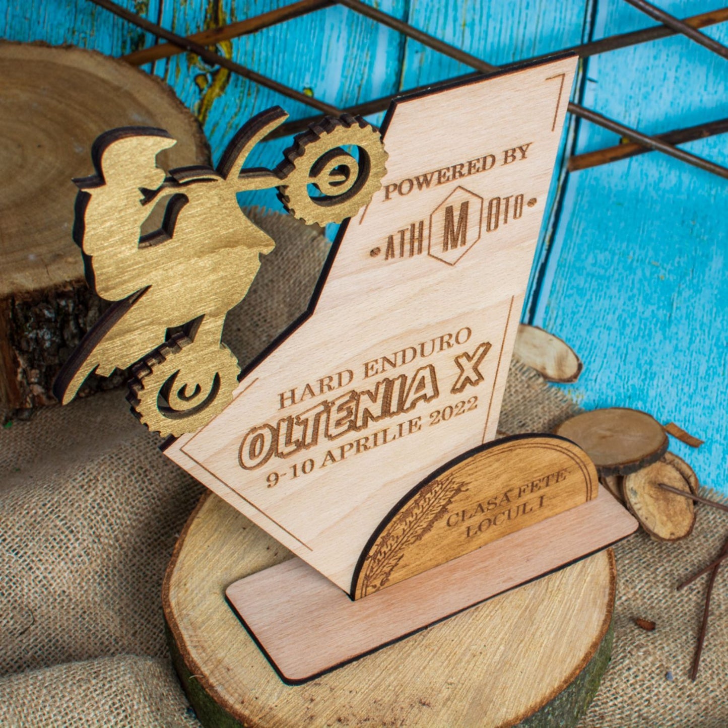 Set trofee cupe HH1575 locurile 1 2 3 Personalizat din lemn 21x25 cm