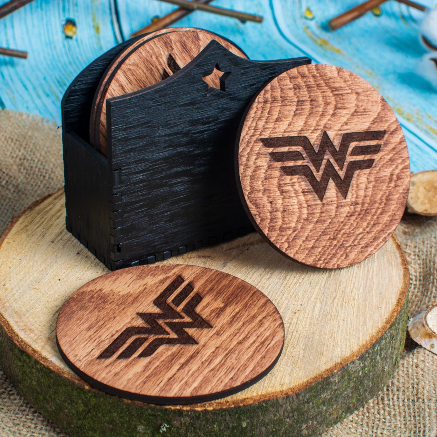 Set 3 Bucati Suport Pahar HH1576 Wonder Woman din lemn 9x9 cm