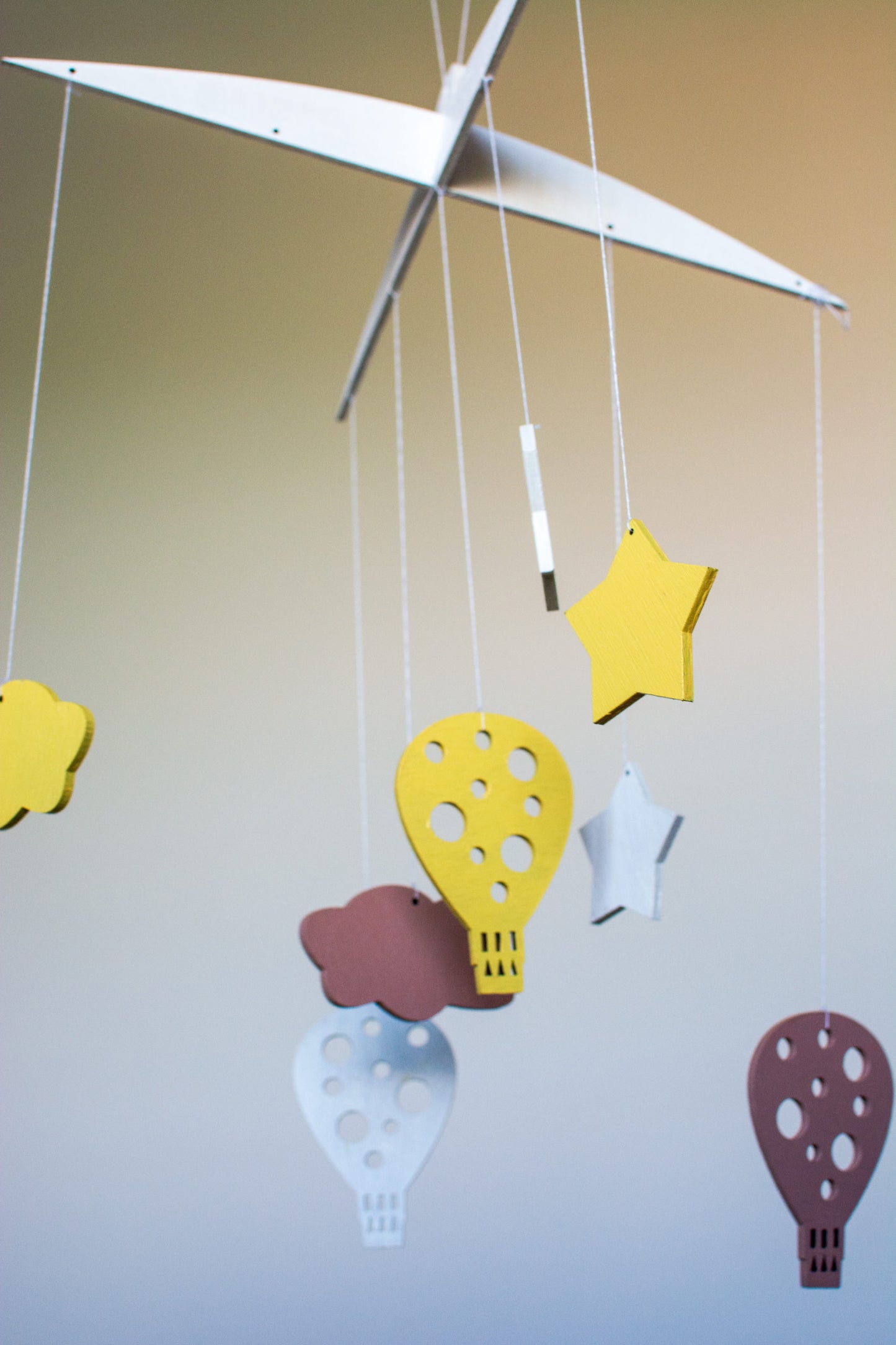 Carusel patut bebelusi Personalizabil, HandyHands, din lemn Balon cu Aer Cald Roz