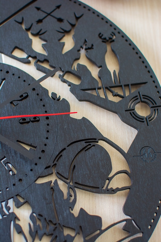 Ceas Decorativ Personalizabil HandyHands din lemn HH264 Vanatoare