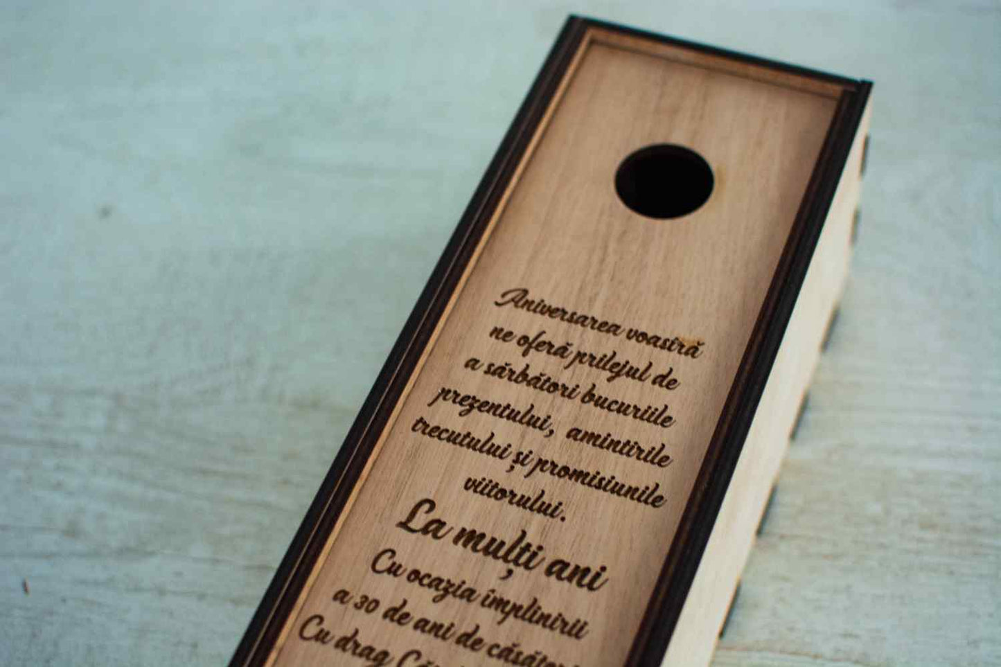 Cutie de vin din Lemn HH828 Personalizata cu Nume si Text