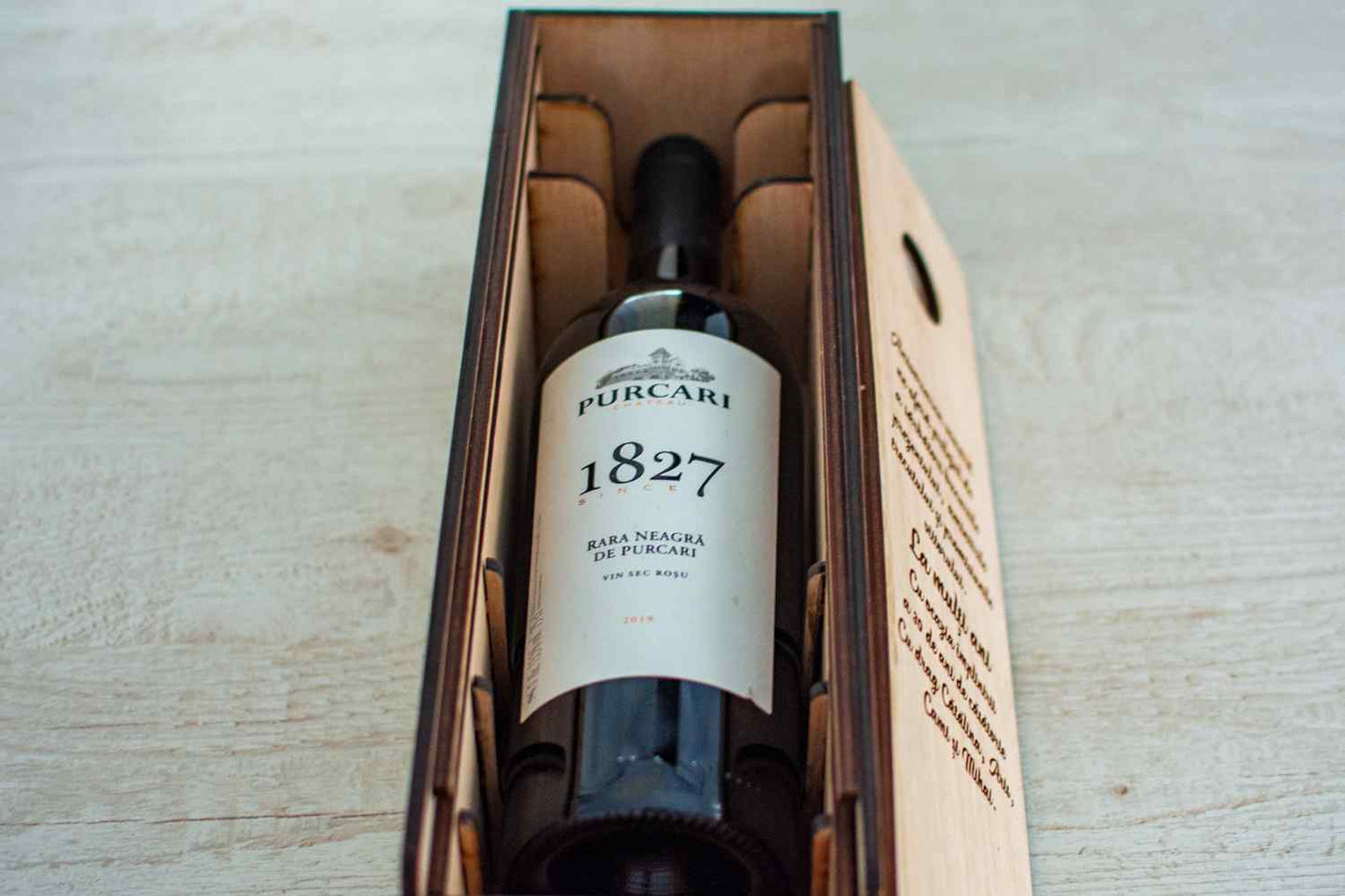 Cutie de vin din Lemn HH828 Personalizata cu Nume si Text