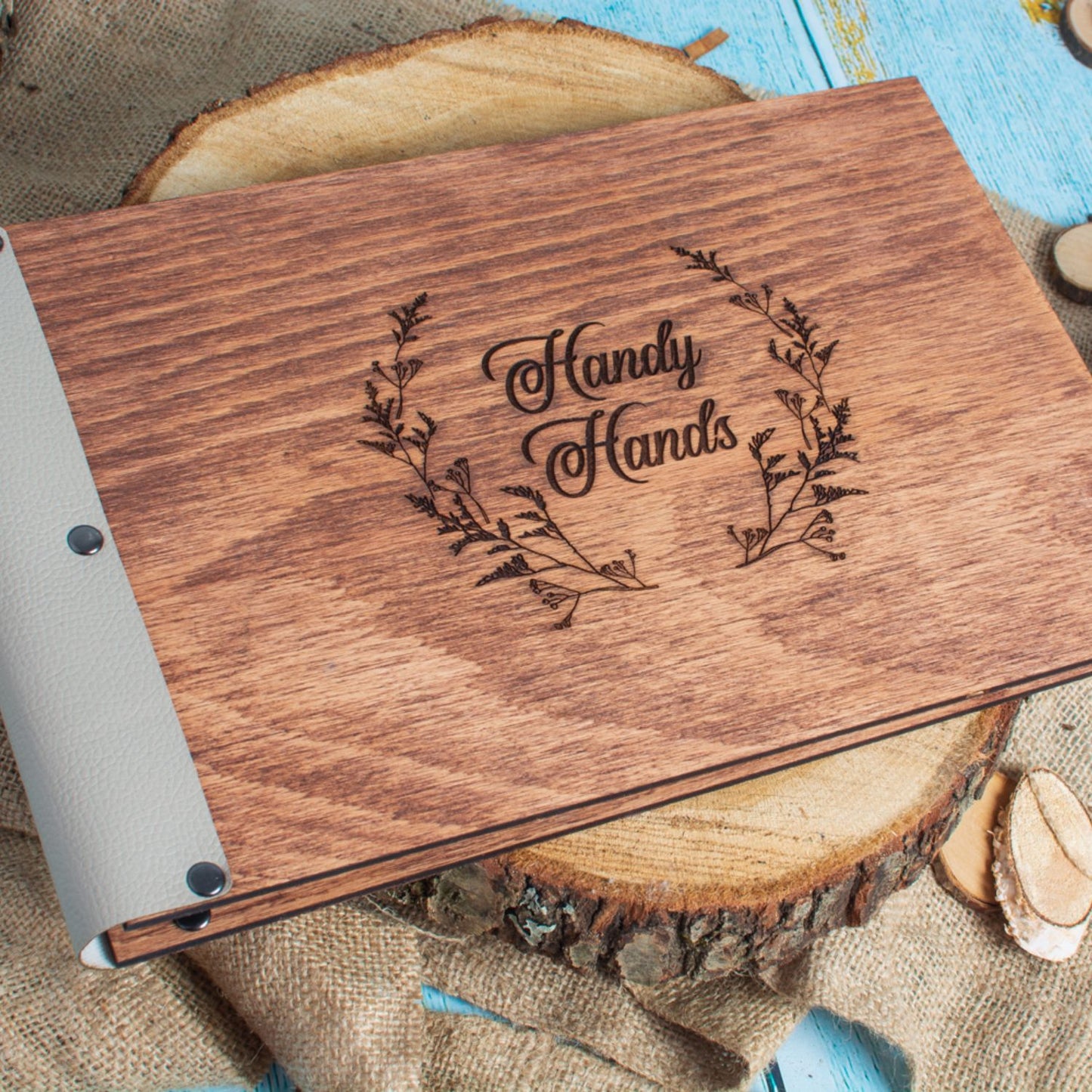 Album foto Premium GuestBook din lemn HH935 Personalizat cu margine de Piele dimensiune A4 33x21 cm