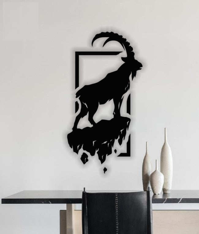 Decor perete Personalizabil Capra Neagra HHH82 din lemn