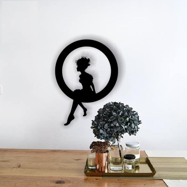 Decor perete Personalizabil Fata din Cerc HHH146 din lemn
