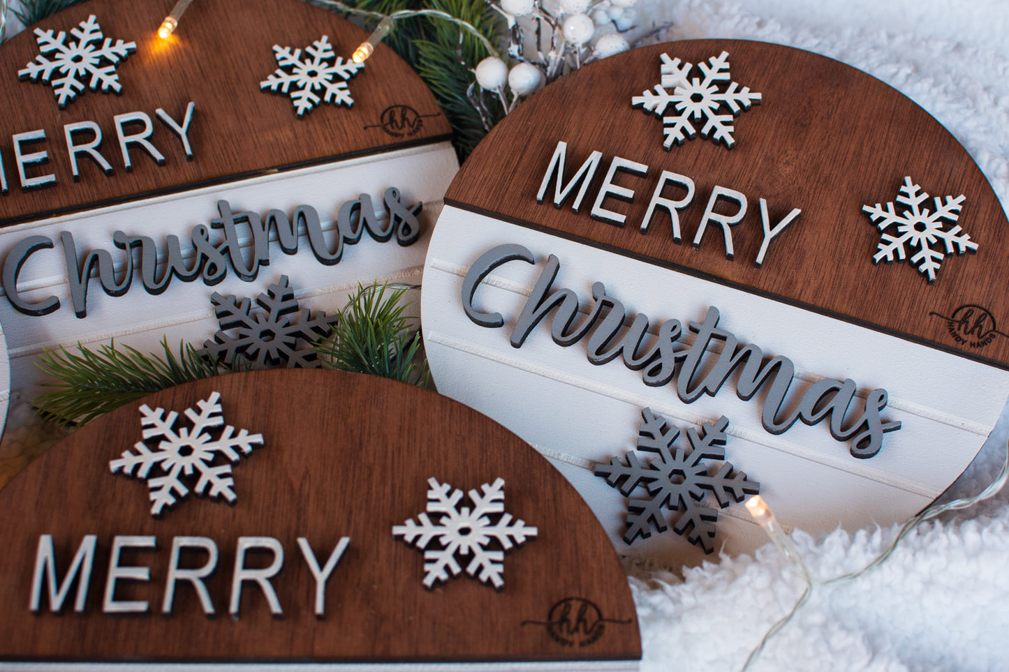 Decor perete usa de Craciun HH924 din lemn Merry Christmas Fulgi de nea
