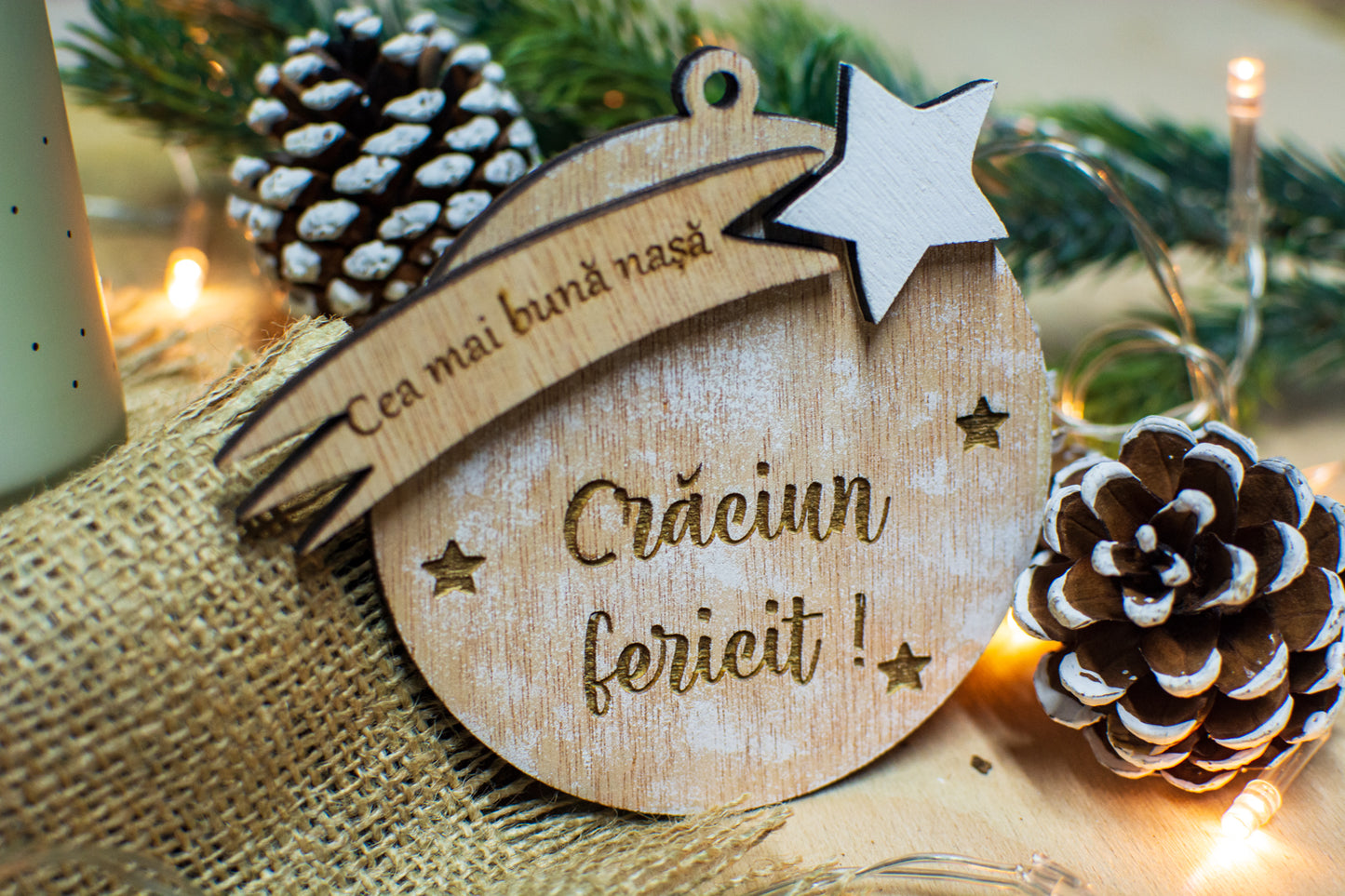 Glob de Craciun Personalizabil HH886 din Lemn Model Stea cu mesaj Craciun Fericit pentru cea mai buna persoana
