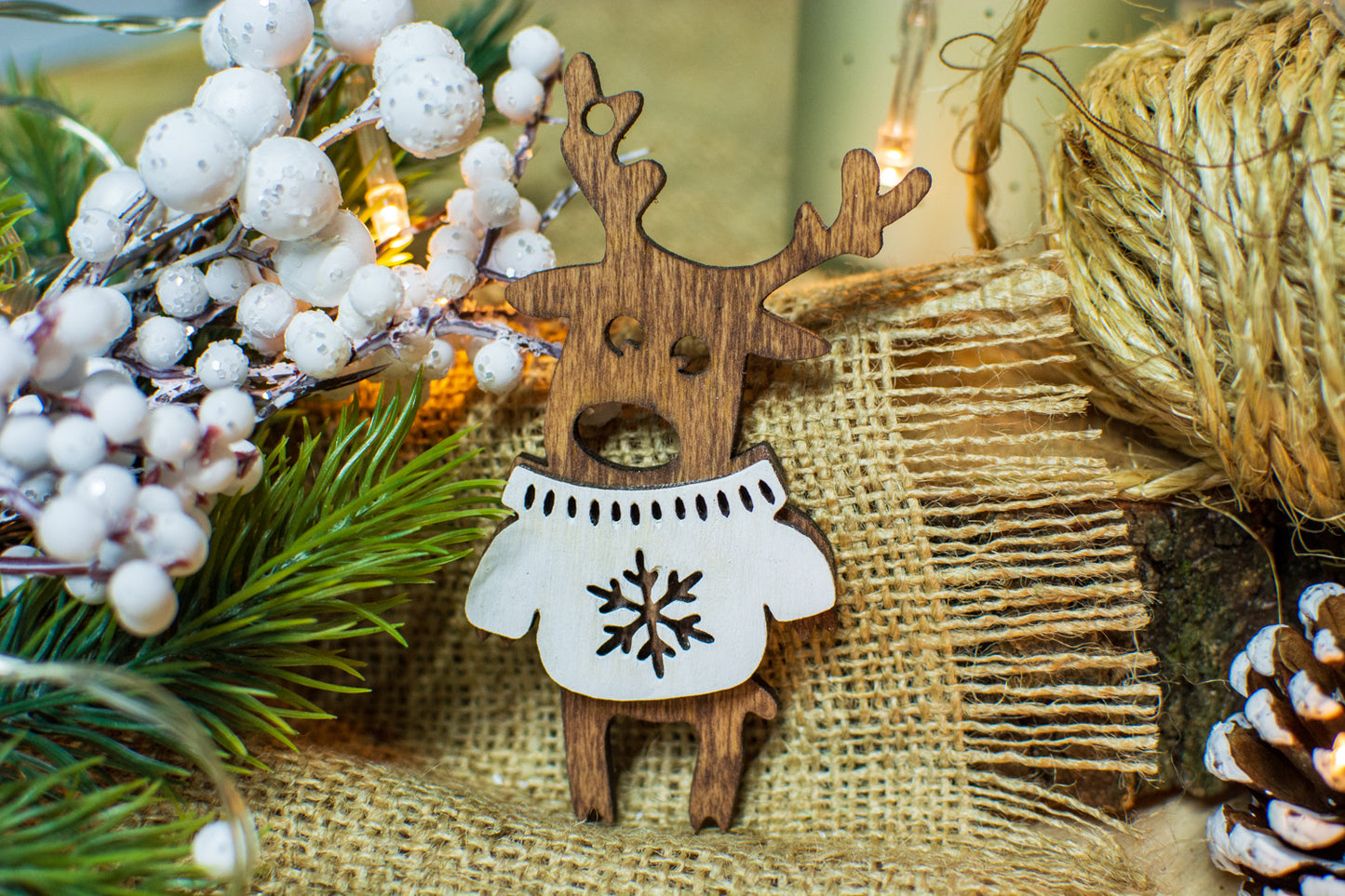 Glob de Craciun HH915 din Lemn Model Rudolf
