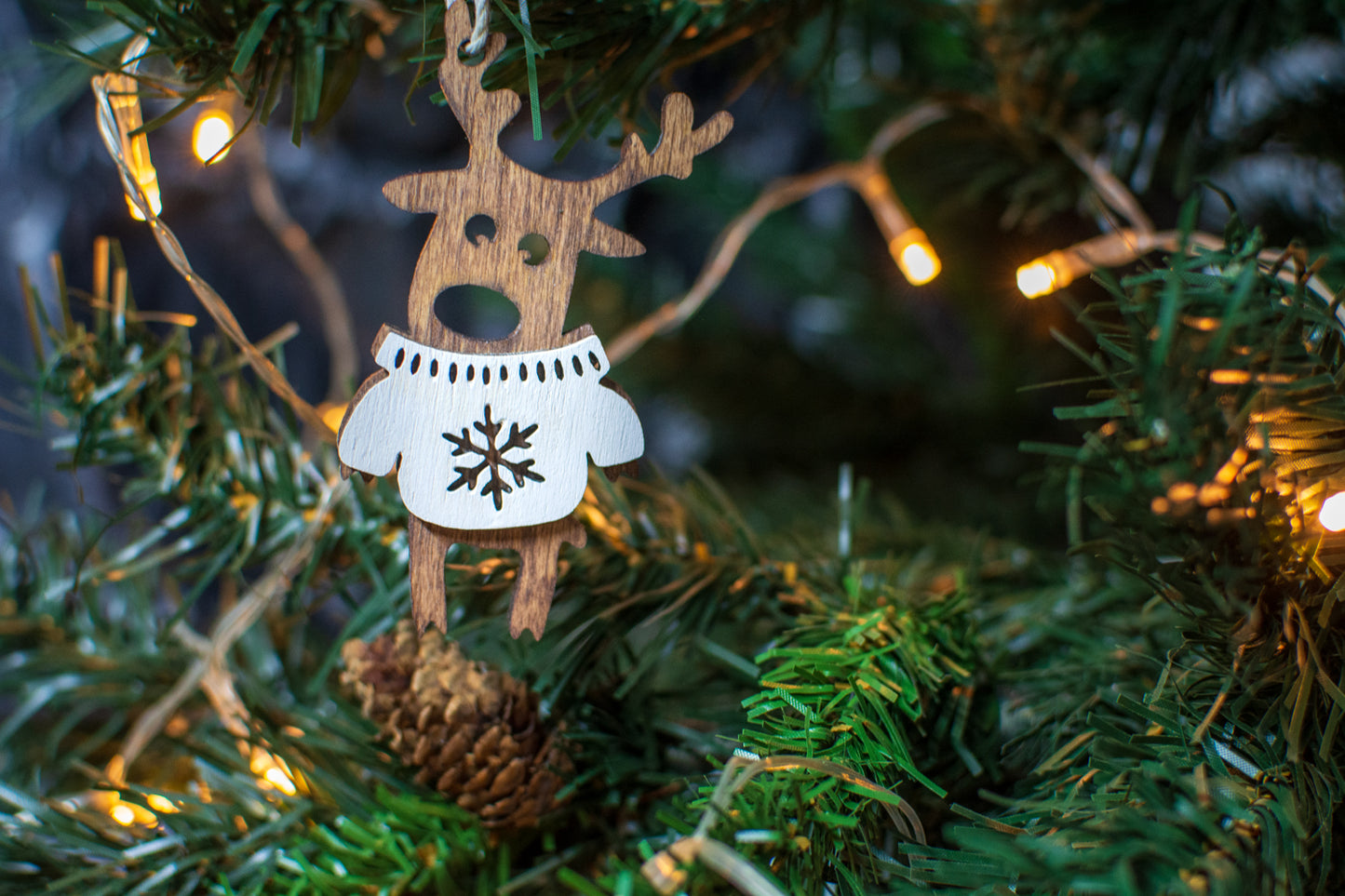 Glob de Craciun HH915 din Lemn Model Rudolf
