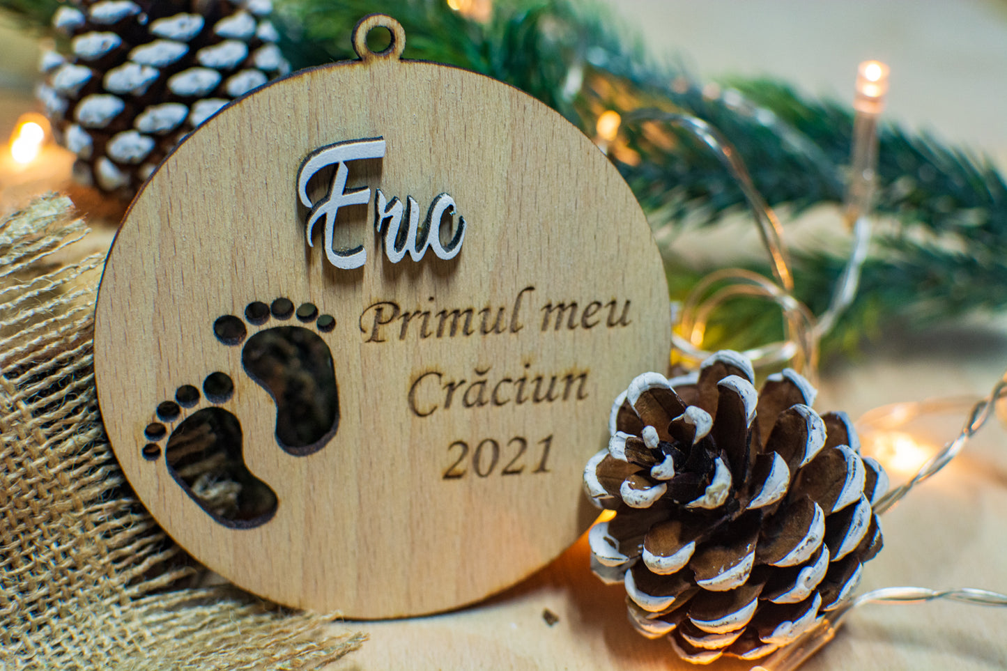 Glob de Craciun Personalizat Bebelus Copil HH897 din Lemn Model Primul meu Craciun