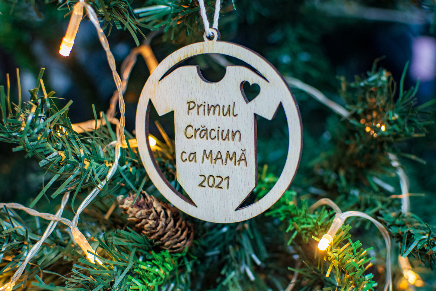 Glob de Craciun HH903 din Lemn Model Primul Craciun ca mama