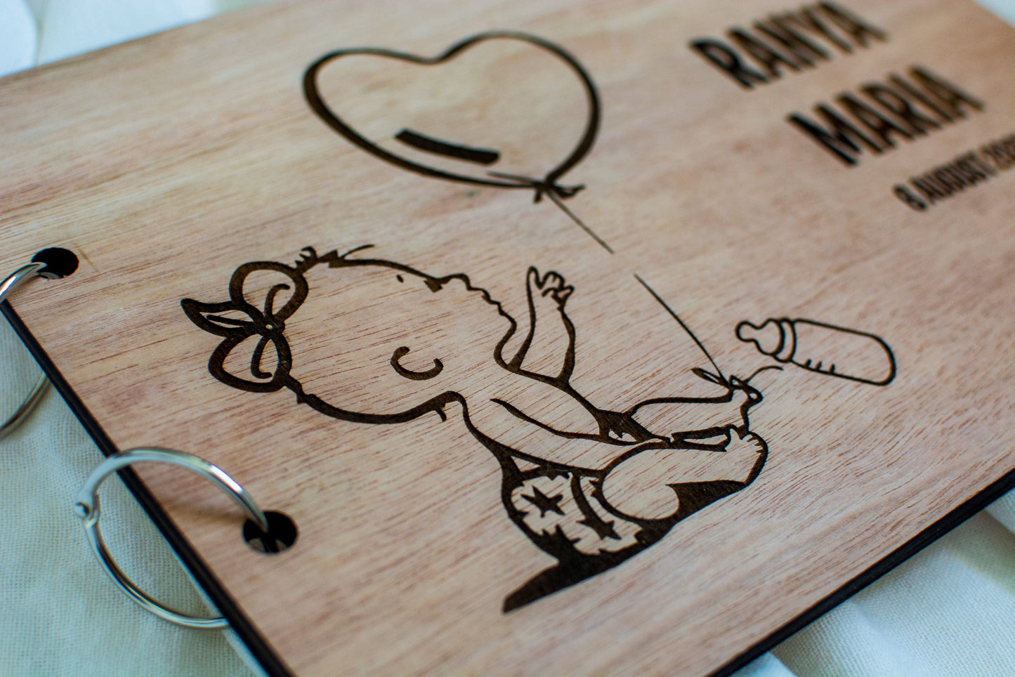 Album Foto de Botez Personalizat din lemn GuestBook Bebelus Fetita 30x21 cm