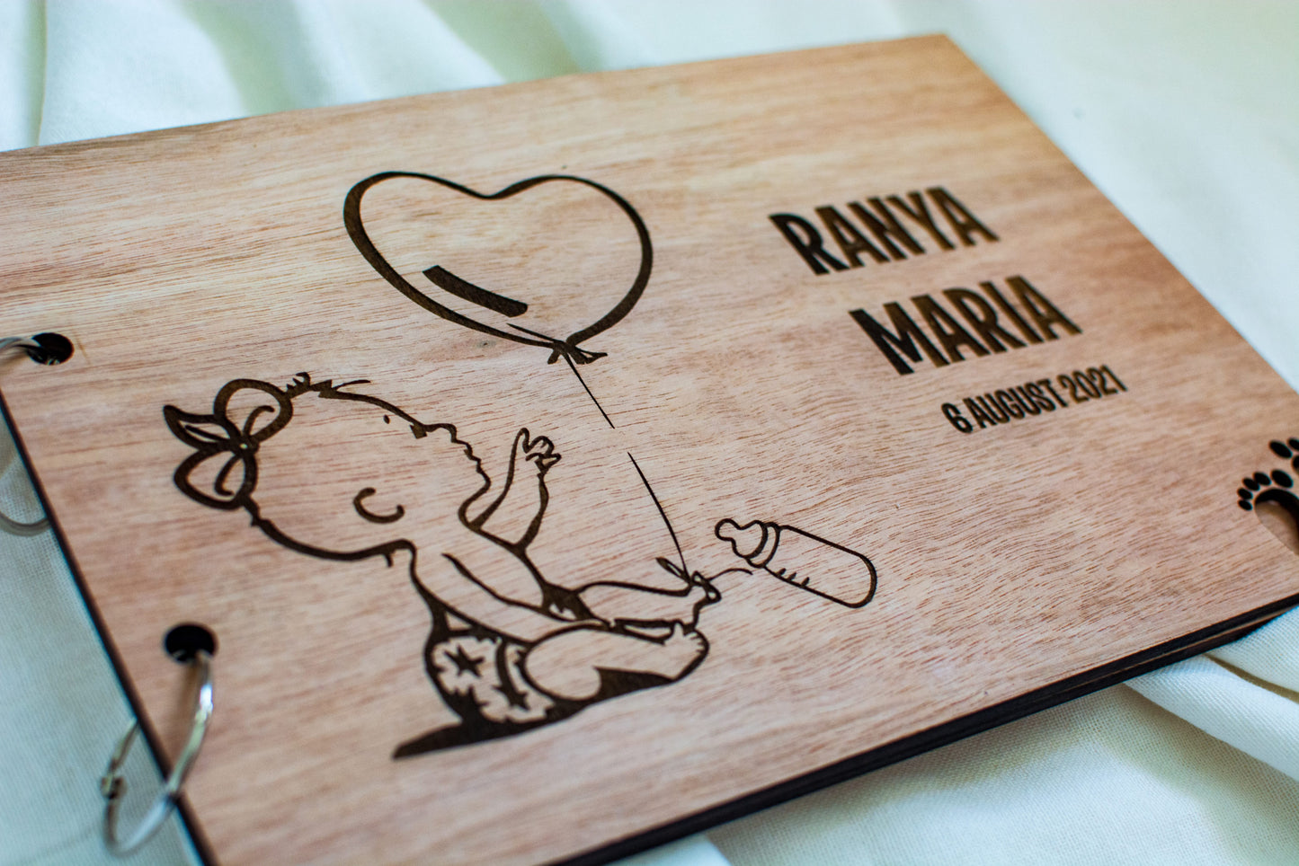 Album Foto de Botez Personalizat din lemn GuestBook Bebelus Fetita 30x21 cm