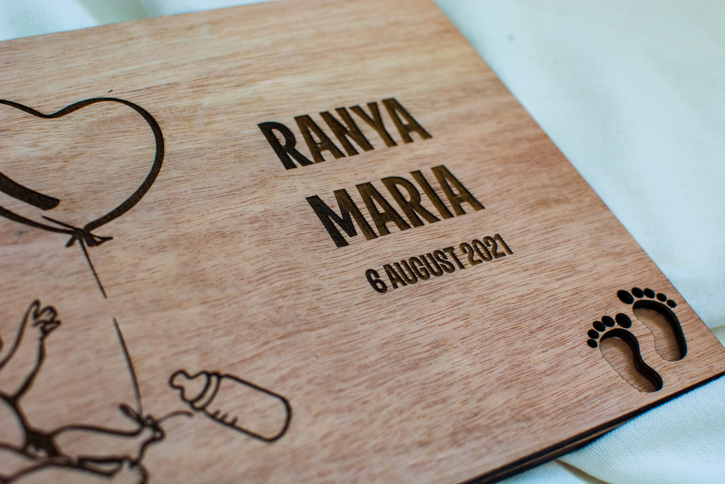 Album Foto de Botez Personalizat din lemn GuestBook Bebelus Fetita 30x21 cm