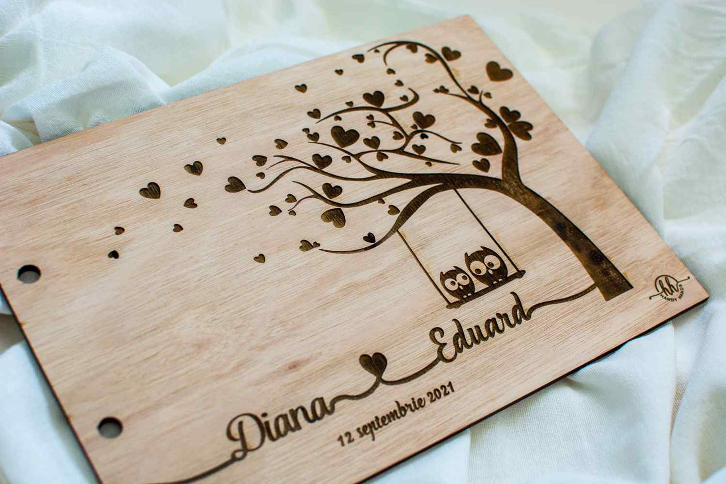 Album Foto GuestBook A4 de Nunta Personalizat HH676 din lemn Inimi Bufnite 30x21 cm
