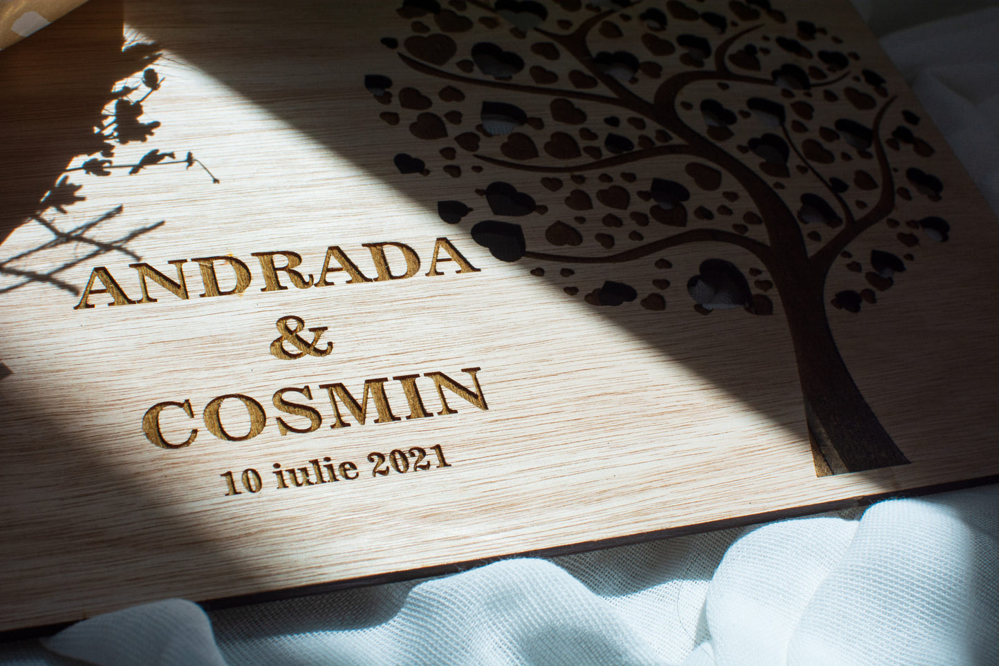 Album Foto de Nunta Personalizat din lemn GuestBook, GBook267, Copacul Inima 30x21 cm