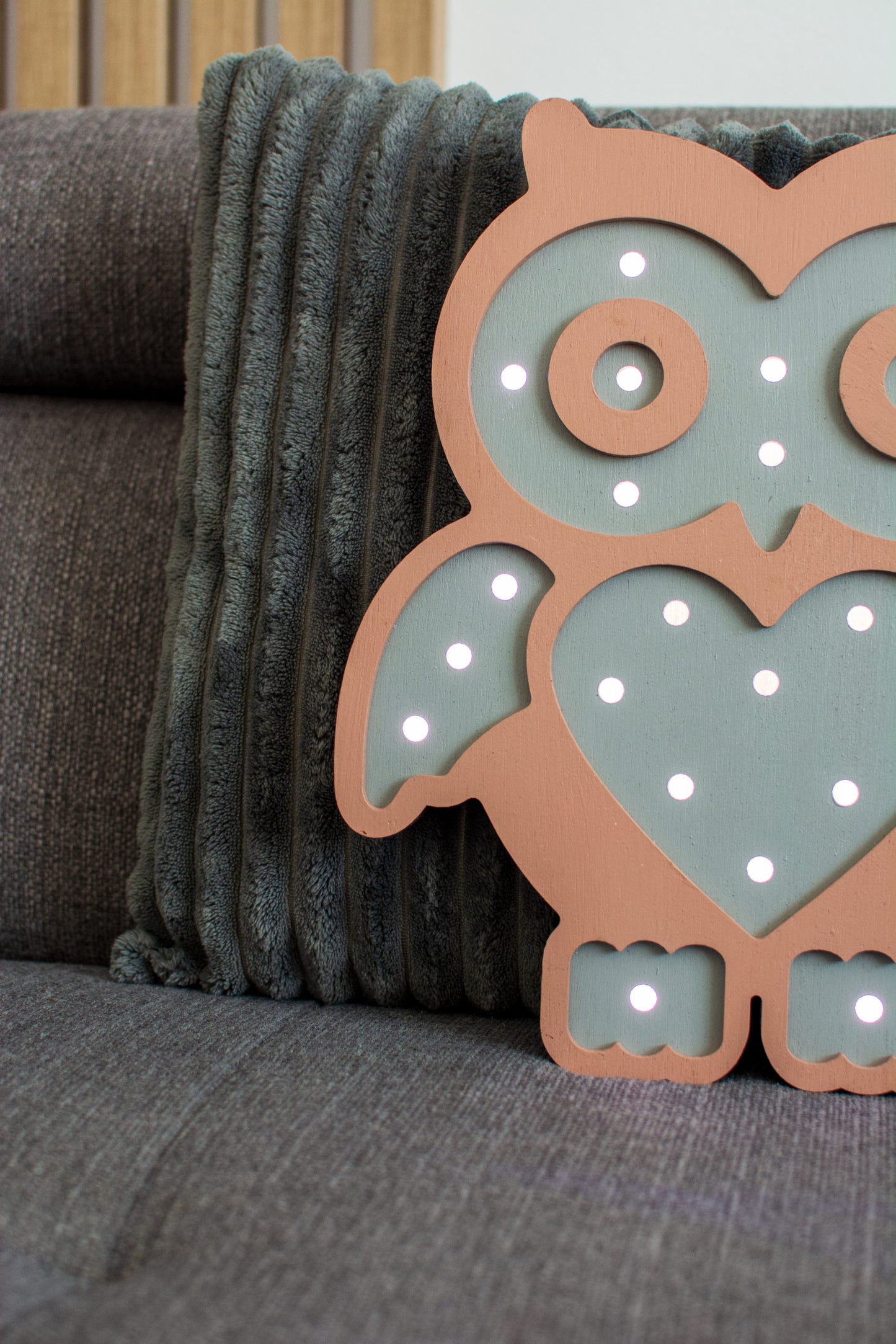 Lampa Personalizabila, HandyHands, din lemn Bufnita Vesela