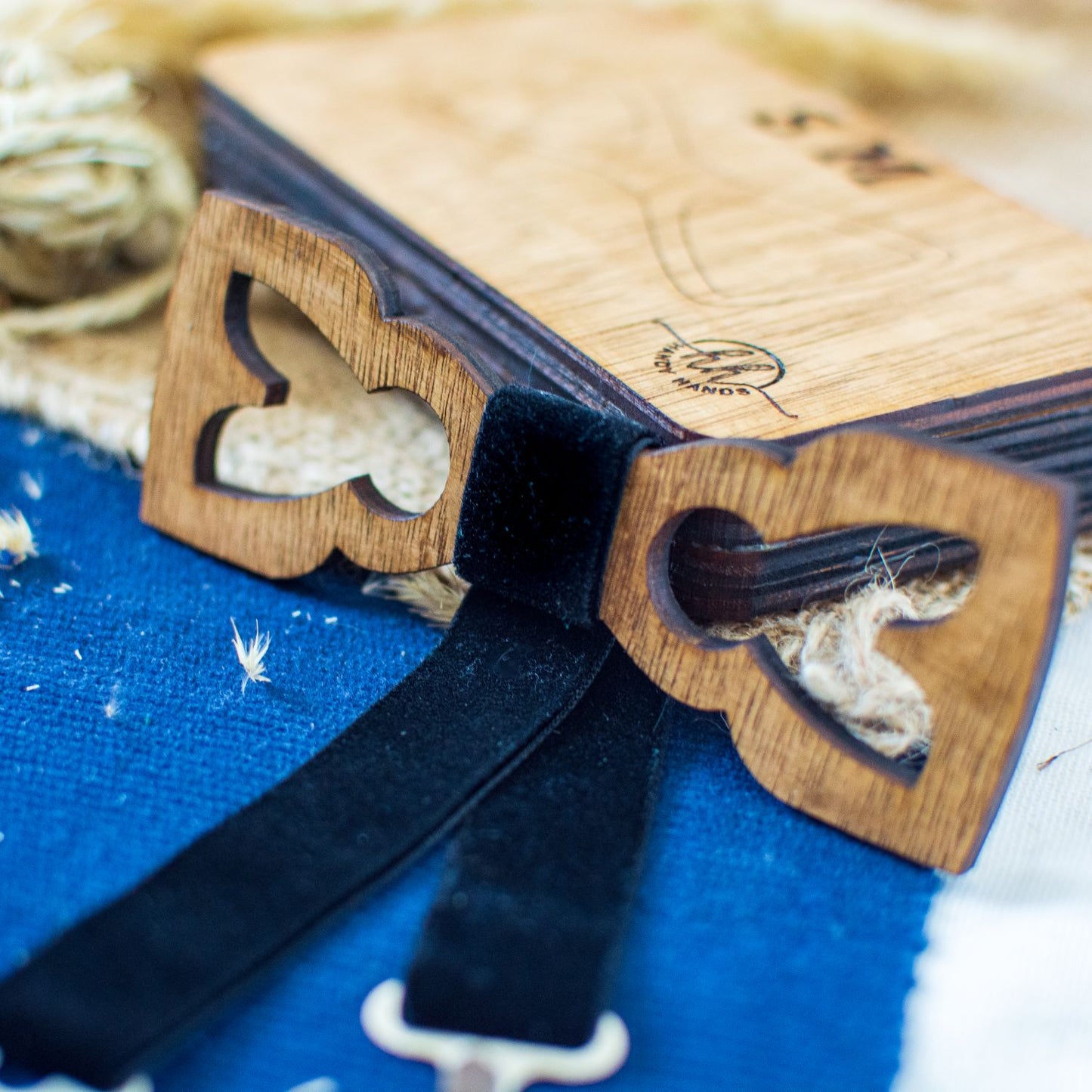 Papion din Lemn HH333, Handmade, in Cutie Premium Personalizata