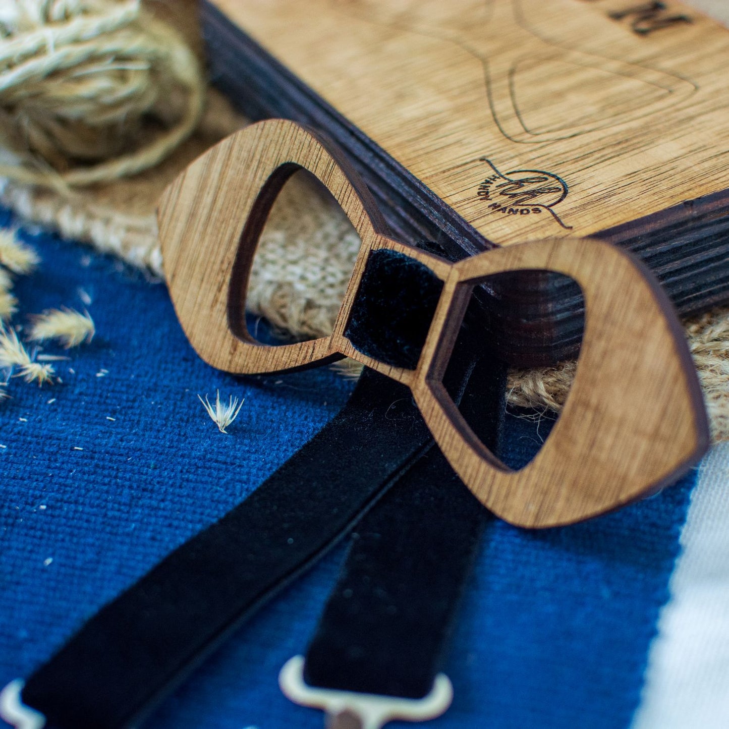 Papion din Lemn HH367, Handmade, in Cutie Premium Personalizata