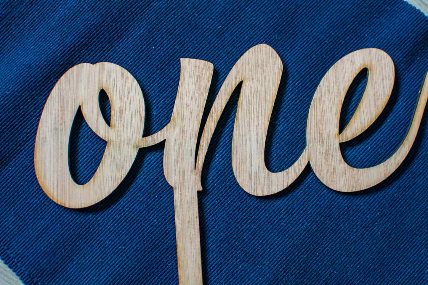 Topper Aniversare HH830 One Personalizat din lemn