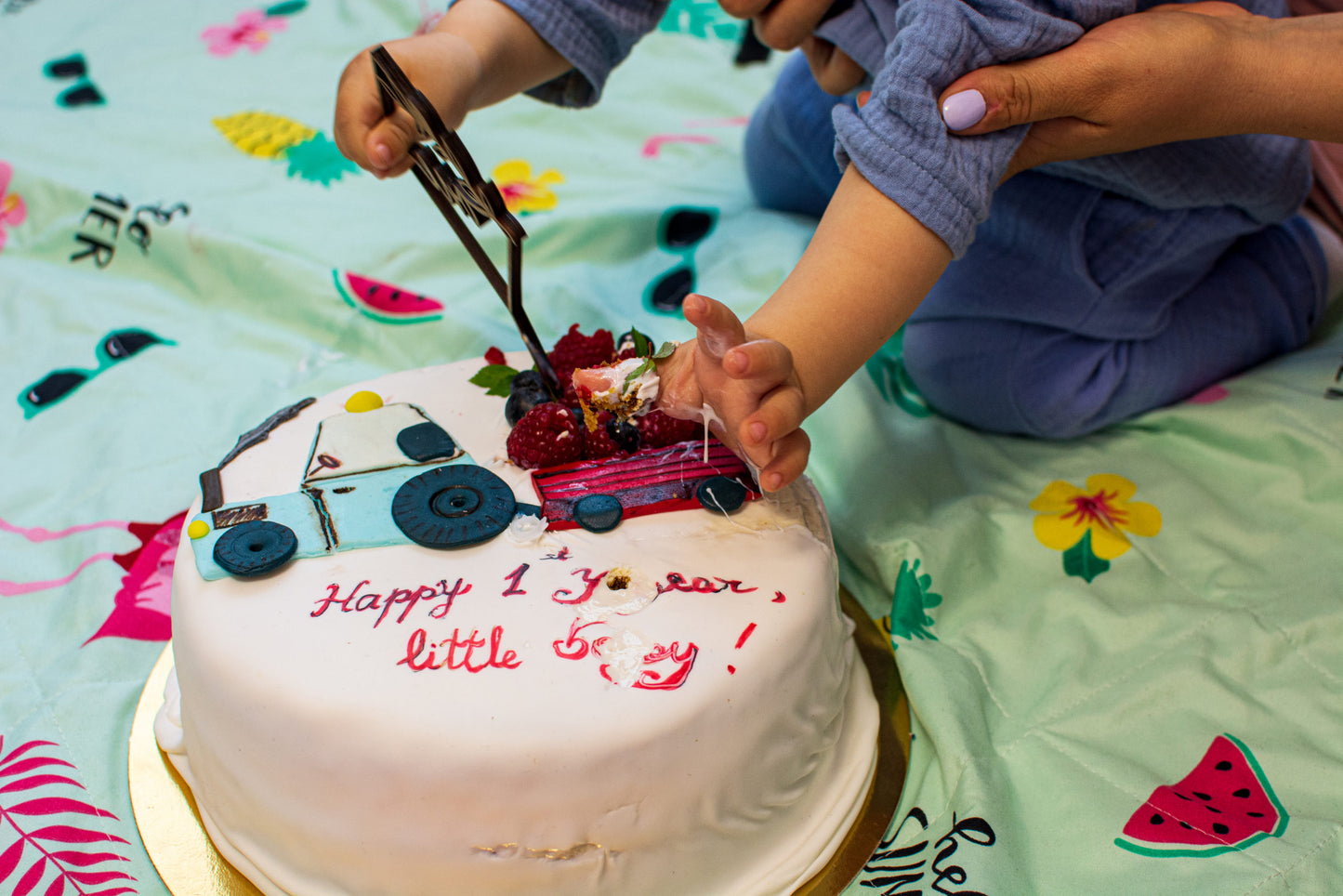 Topper Personalizabil, HandyHands, Decor pentru tort one din lemn