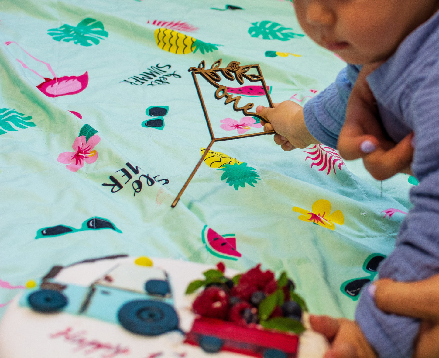 Topper Personalizabil, HandyHands, Decor pentru tort one din lemn