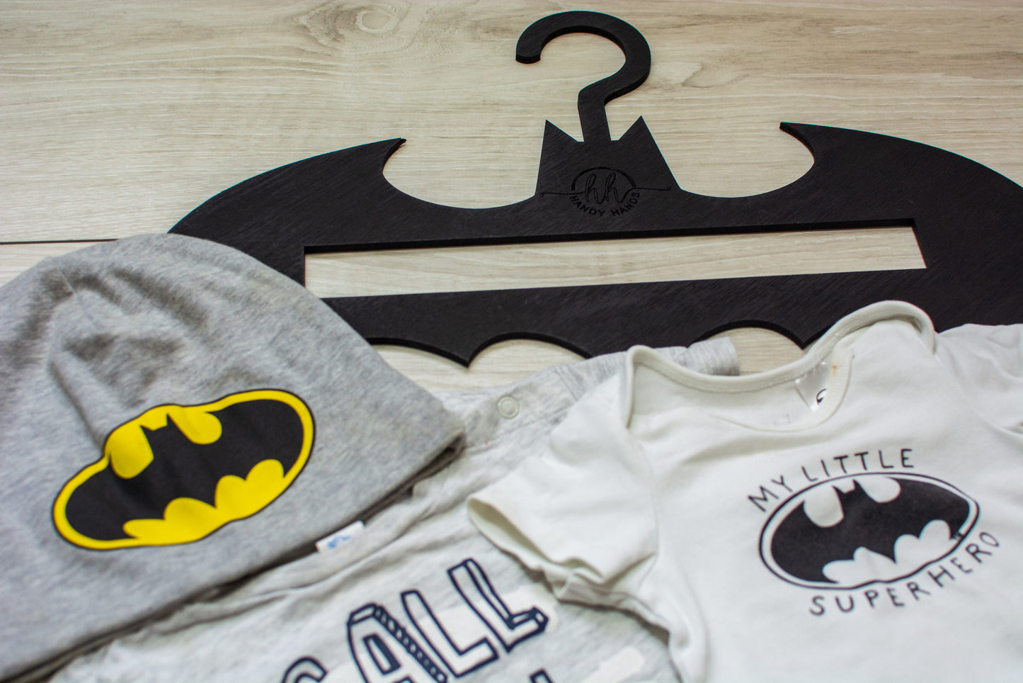 Umeras Personalizabil HandyHands din lemn Batman 44 cm x 27 cm