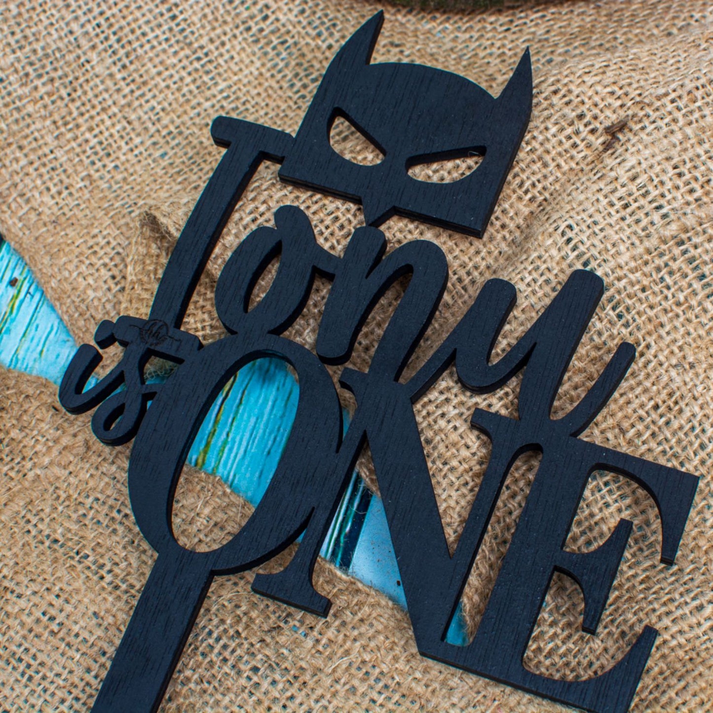 Topper Aniversare Personalizat HH1574 din lemn Model Batman 10x16 cm