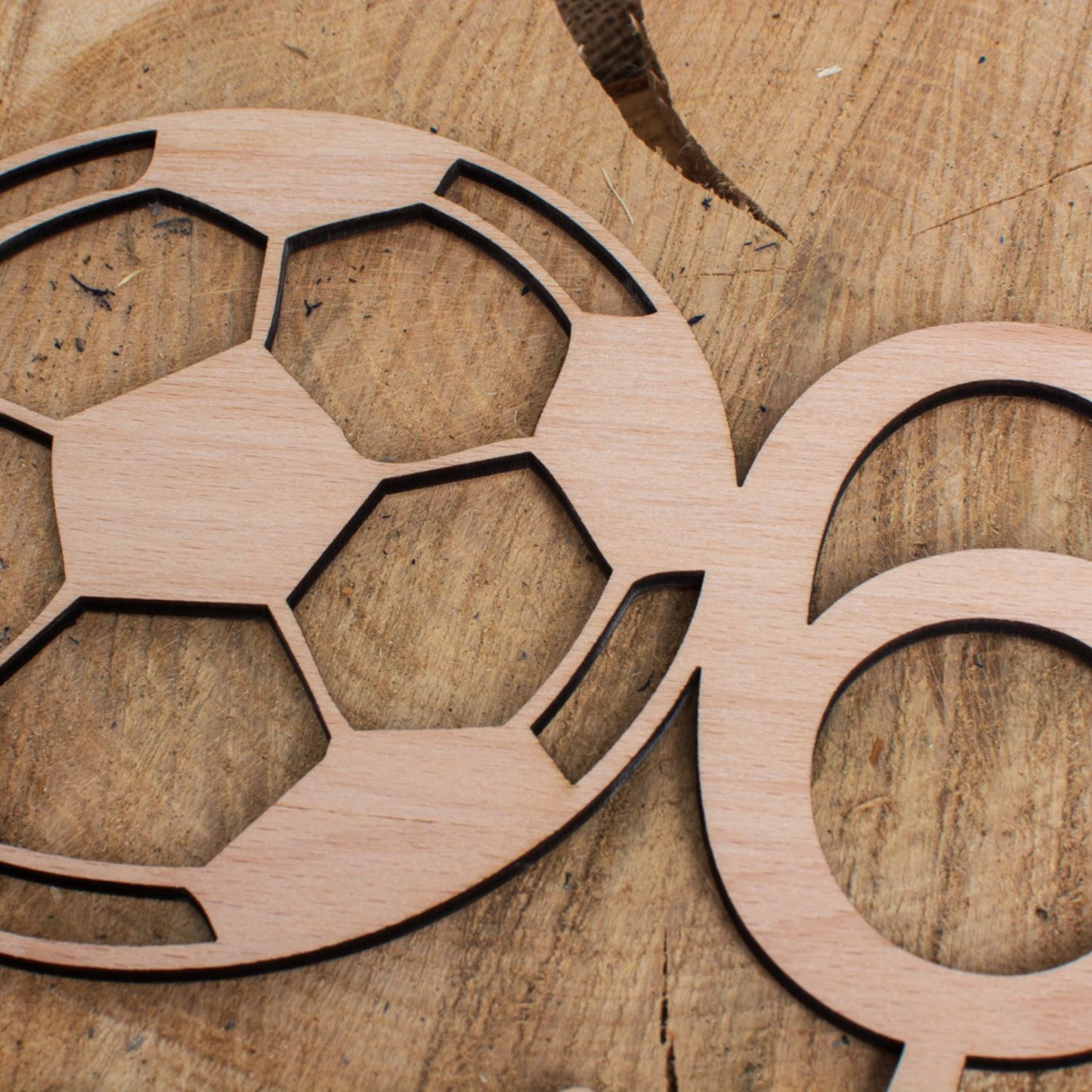 Topper Aniversare Personalizabil din lemn HH1558 Minge de Fotbal 12x15 cm