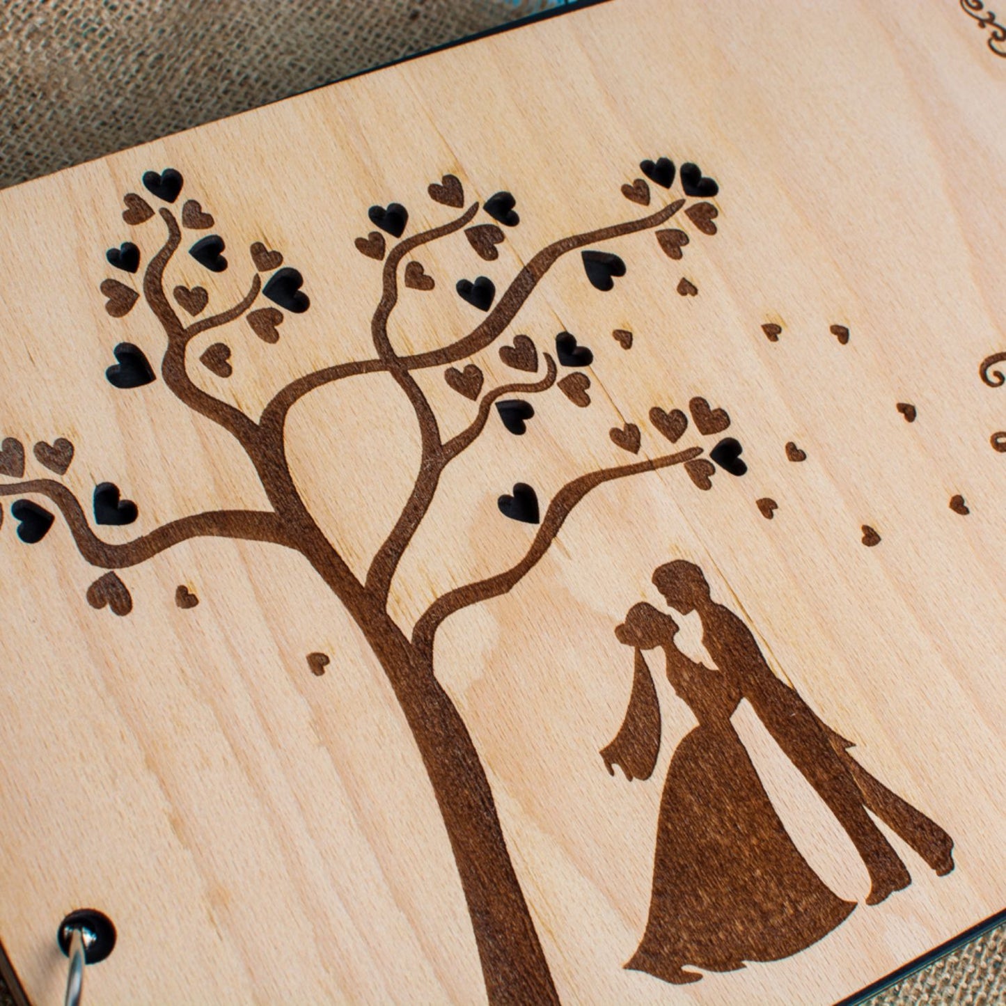 Album Foto GuestBook Nunta HH1586 Personalizat din lemn - Frunze Inima