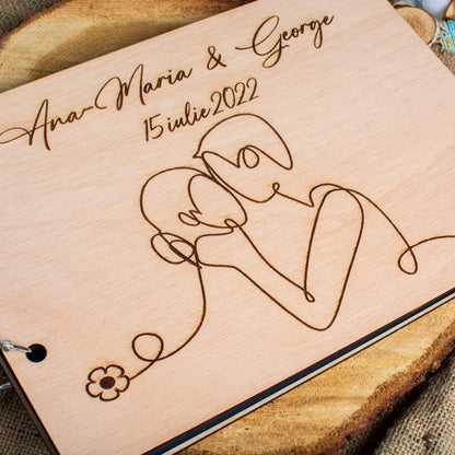 Album Foto GuestBook Nunta HH1593 Personalizat din lemn Siluete Indragostiti 30 x 21