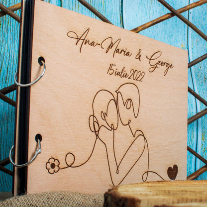 Album Foto GuestBook Nunta HH1593 Personalizat din lemn Siluete Indragostiti 30 x 21
