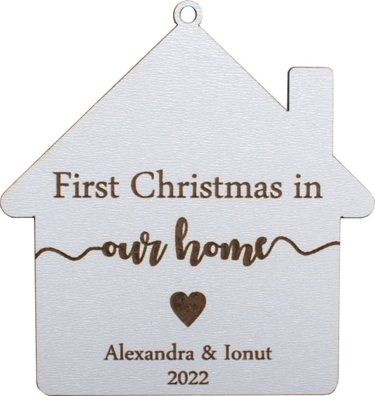 Glob de Craciun cu Nume Personalizat HH1627 din Lemn Model First Christmas Home