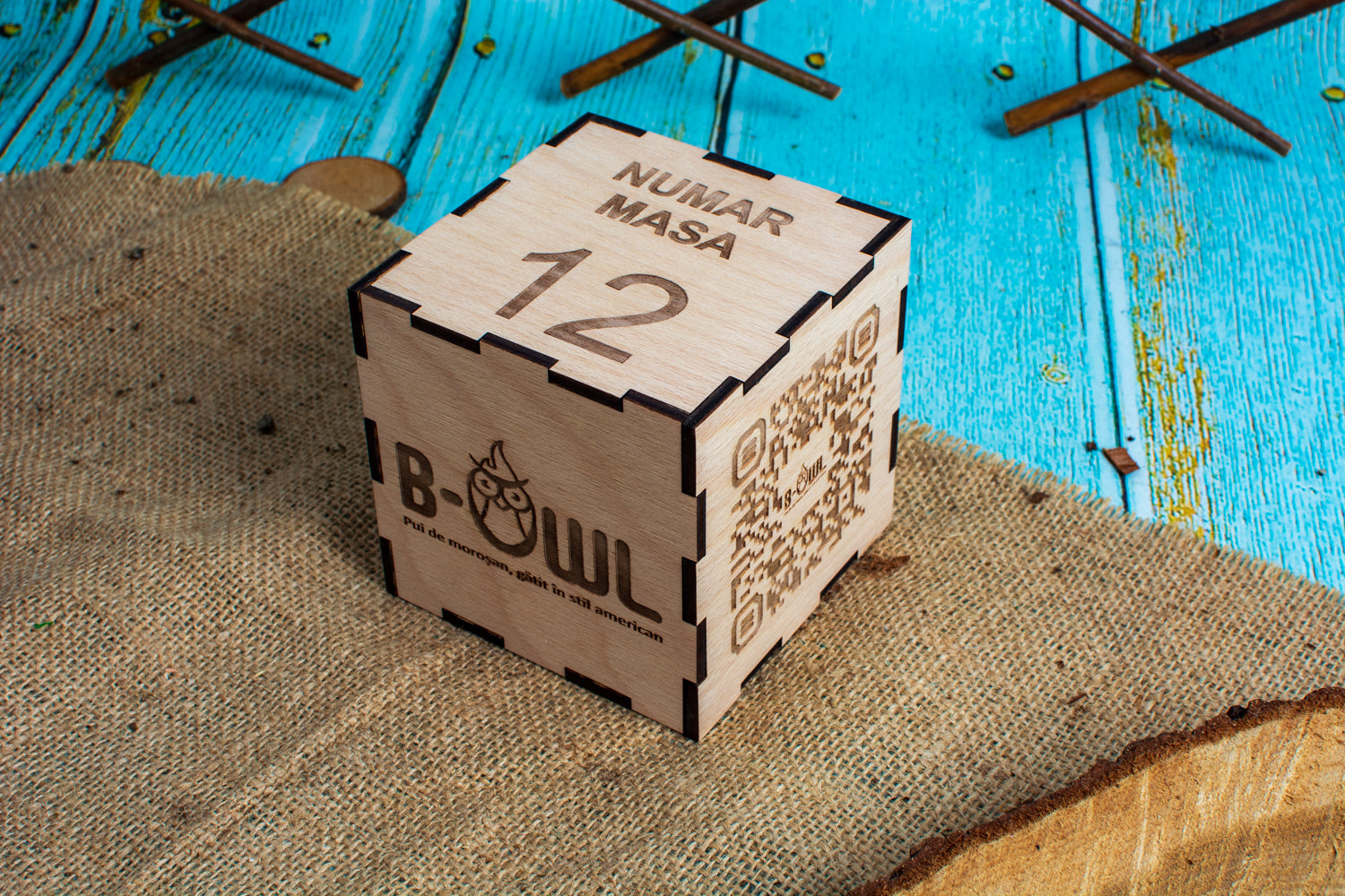 Meniu Digital QR Code Personalizabil HHH16362 Model Cub 10x10x10 cm