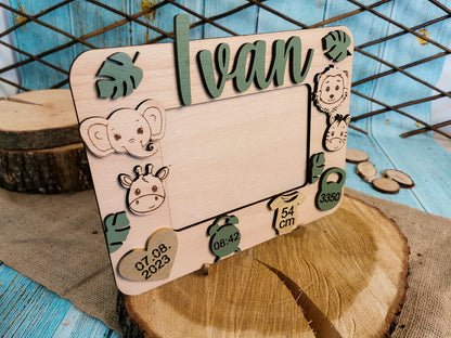 Rama foto Personalizata din Lemn HH1661 cu Detaliile Nasterii Jungla