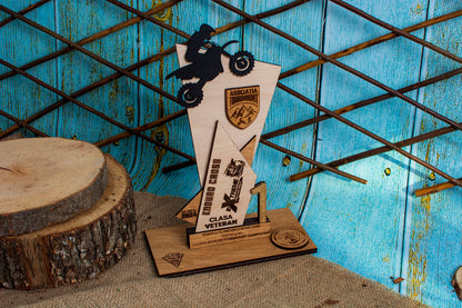 Set trofee cupe HH1658 Locurile 1 2 3 Personalizat din lemn 18x20 cm