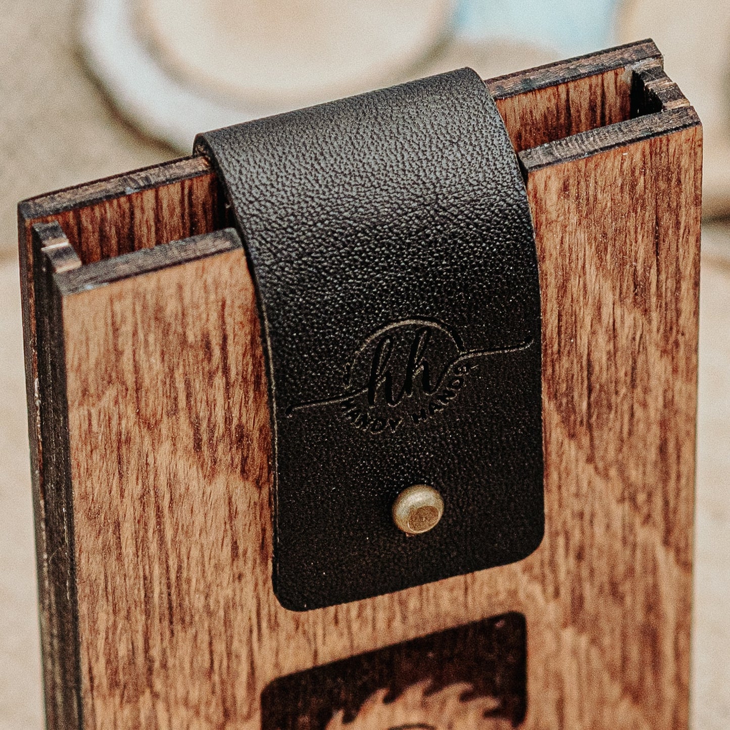 Portofel Universal Premium din lemn Slim HH938 Personalizat cu Catarama de Piele 7x9.8 cm