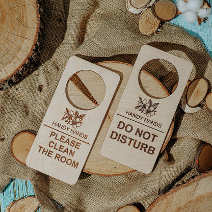 Set 2 Semne pentru Usa, din lemn HH973 Personalizat "Do Not Disturb", "Clean the Room" 9x19.5 cm