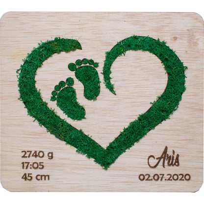 Rama Inima Personalizata cu Detaliile Nasterii HH1551 din lemn Personalizat cu Licheni 17x15 cm